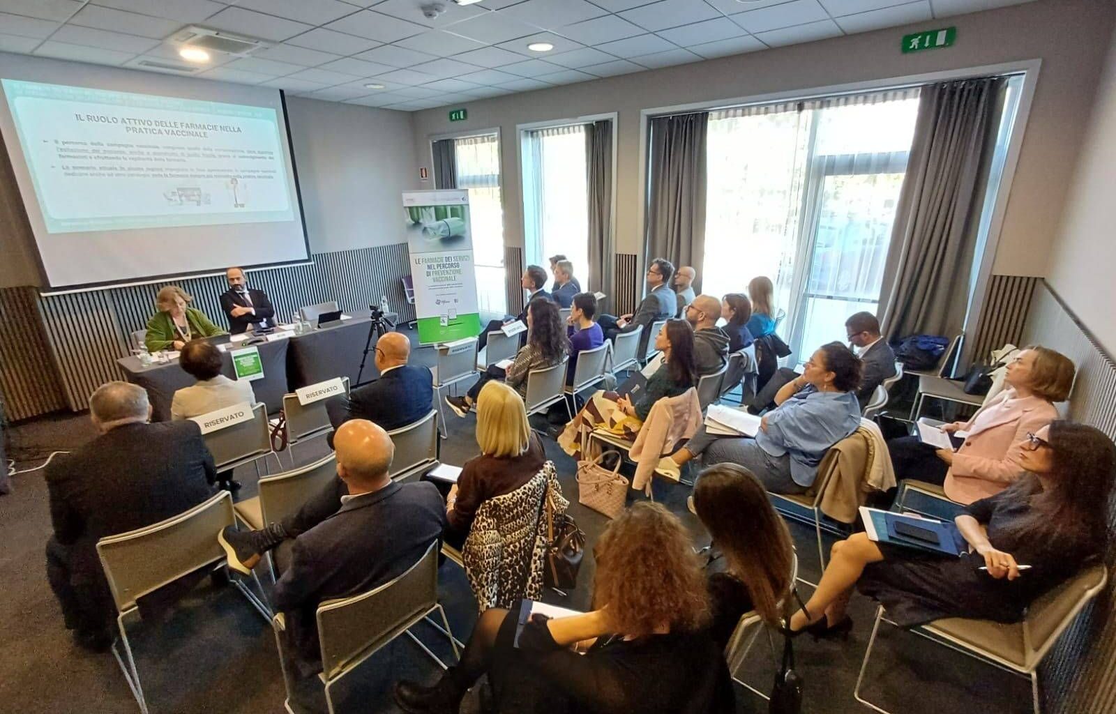 nuovo ruolo da protagonista della farmacia dei servizi, da distributore del farmaco a baluardo dei cittadini