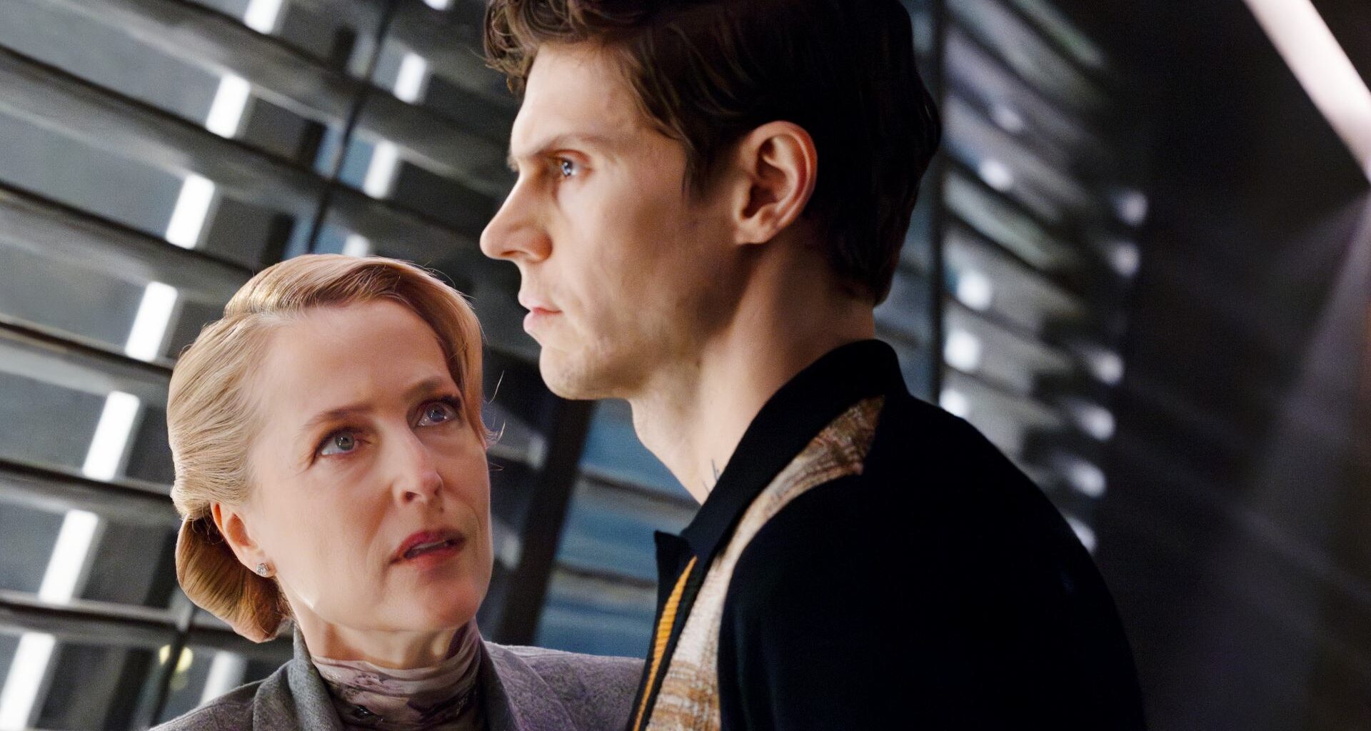 Tron: Ares, Gillian Anderson ed Evan Peters: "I miliardari del tech fanno più paura dell'IA!"