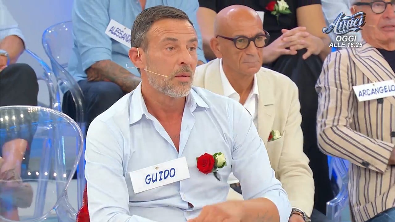 Uomini e Donne, l'opinione della puntata: Guido immaturo all'inverosimile, la strategia per infastidire Gloria (VIDEO)