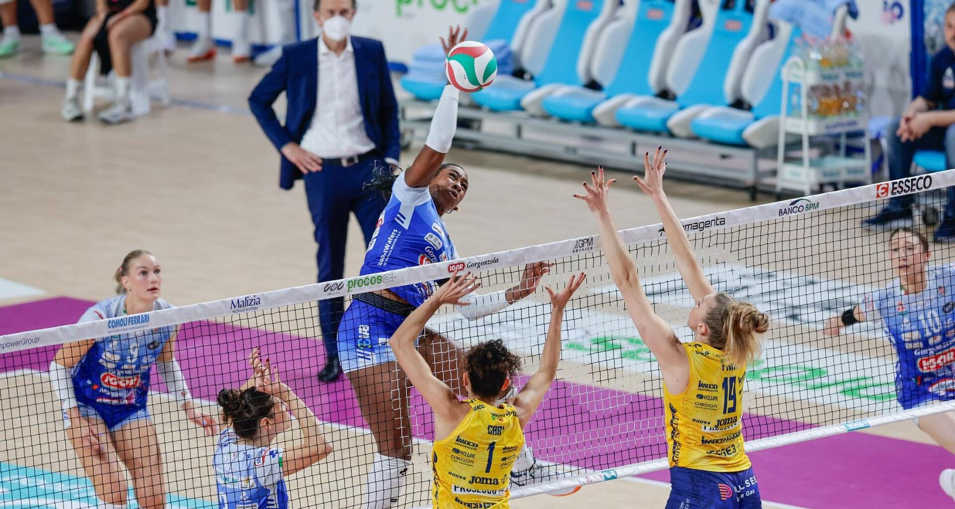 Volley femminile, Conegliano strapazza la Igor nel duello al vertice della serie A1