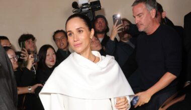 Meghan Markle alla Paris Fashion Week fa il suo "debutto" in total white per la sfilata di Balenciaga