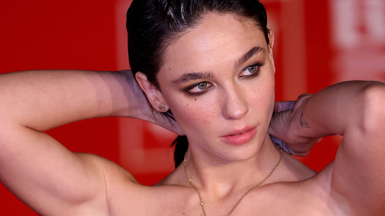 Festa del Cinema di Roma 2025: a «La Lezione» di matita nera smokey con Matilda De Angelis e le pagelle dei beauty look in ottava serata