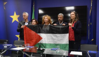 Flotilla, rientrano 26 italiani. “Greta Thunberg umiliata”. Israele smentisce: “Sfacciate menzogne” - la Repubblica