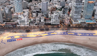 La pace del più forte - Piotr Smolar