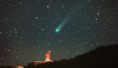 La cometa Lemmon torna dopo mille anni e brilla nei nostri cieli, quando e come vederla