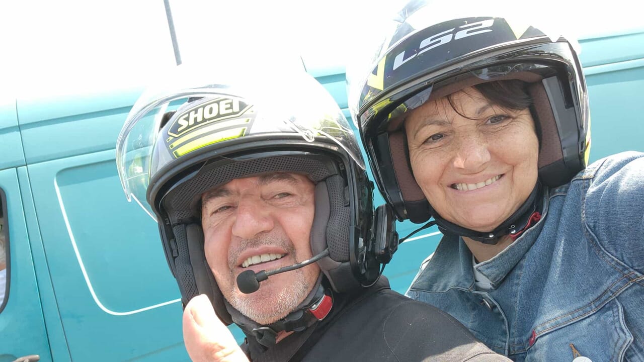 Incidente tra auto e moto: morti marito e moglie