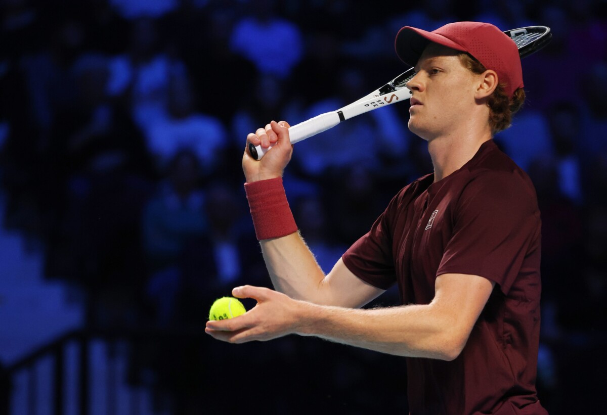 Johnson perplesso sui crampi di Sinner: "Li ha avuti in due tornei di fila, ma non al Six Kings Slam"