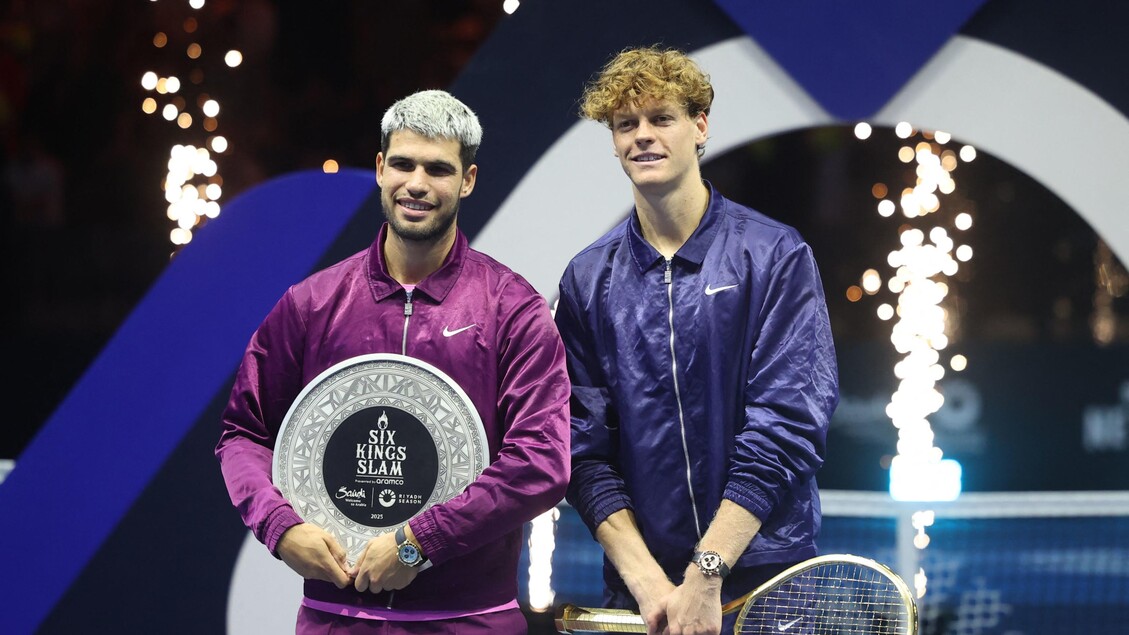 Sinner re d'Arabia, batte Alcaraz e vince il Six Kings Slam FOTO - Tennis