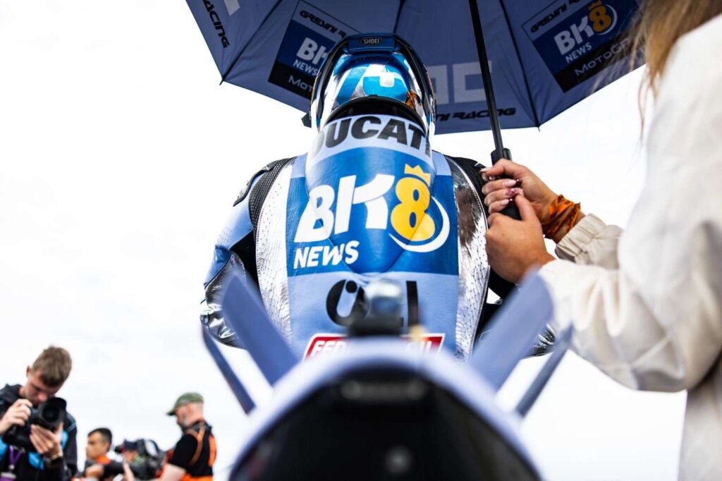 ALEX SFIORA IL PODIO, FERMIN BLOCCATO SUL PIÙ BELLO - Gresini Racing