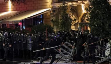 Migliaia in piazza a Tbilisi, scontri con la polizia. FOTO