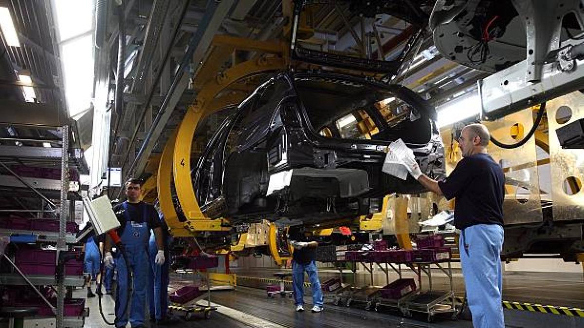L’auto sotto pressione in Borsa, crolla Bmw dopo l’allarme sui profitti. Il calo della domanda cinese