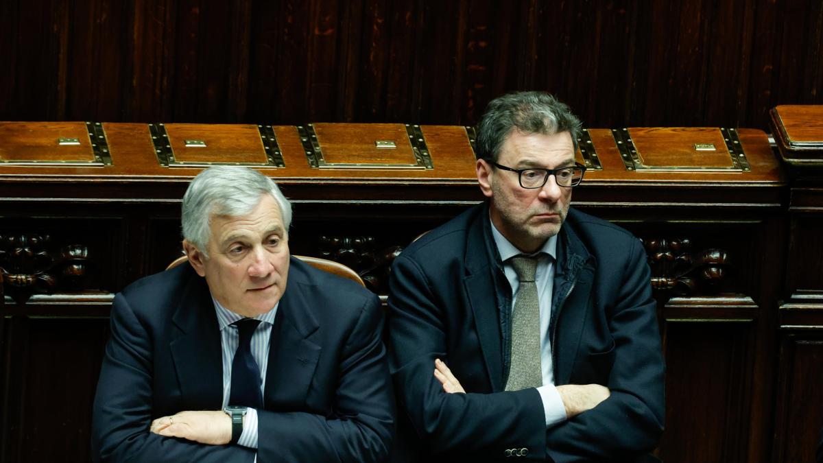 Tassa alle banche, previsti 11 miliardi in tre anni e Forza Italia non ci sta: «Non la voteremo». Nuovo vertice di maggioranza