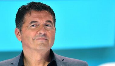 Teo Mammucari: gli inizi come animatore turistico, perché ha lasciato Le Iene (e lo studio di Belve), 8 segreti - Corriere della Sera