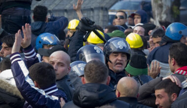 Champions League: espulsi da Eindhoven i 180 tifosi del Napoli fermati. Il legale: 'Marchiati con un numero dalla polizia' - Calcio