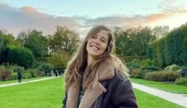 Chiara Jaconis colpita e uccisa da una statuetta a Napoli: due gli oggetti lanciati dal balcone da un 13enne. La Procura: «I genitori responsabili»