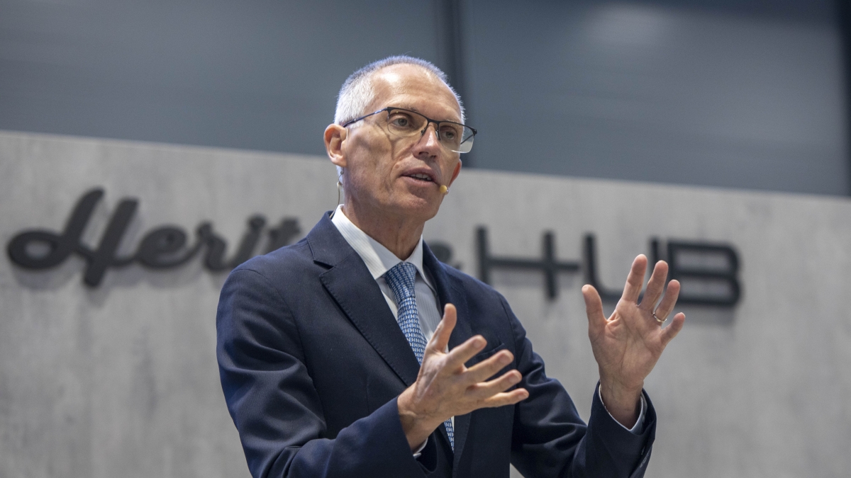 Stellantis, la previsione fosca dell’ex ceo Tavares: «Può finire a pezzi» (e le fabbriche europee andranno ai cinesi)