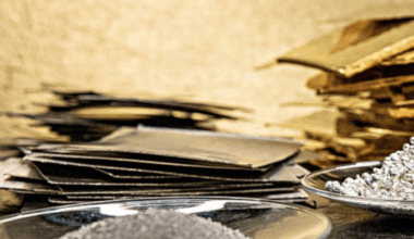 Oro, per Goldman può arrivare a 4.900 dollari malgrado il tonfo. Cosa c’è dietro la corsa dei metalli (e delle miniere)