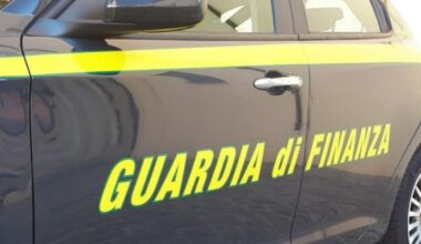Milano, perquisito il pm che lavorava con l'ex procuratore Mario Venditti a Pavia: i finanzieri alla ricerca di spese per auto di lusso, cene e corse di cavalli
