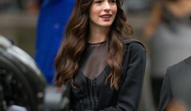 «Il diavolo veste Prada 2» si sposta da Milano a Como: per Anne Hathaway gita in barca con la famiglia, Villa Balbiano blindatissima