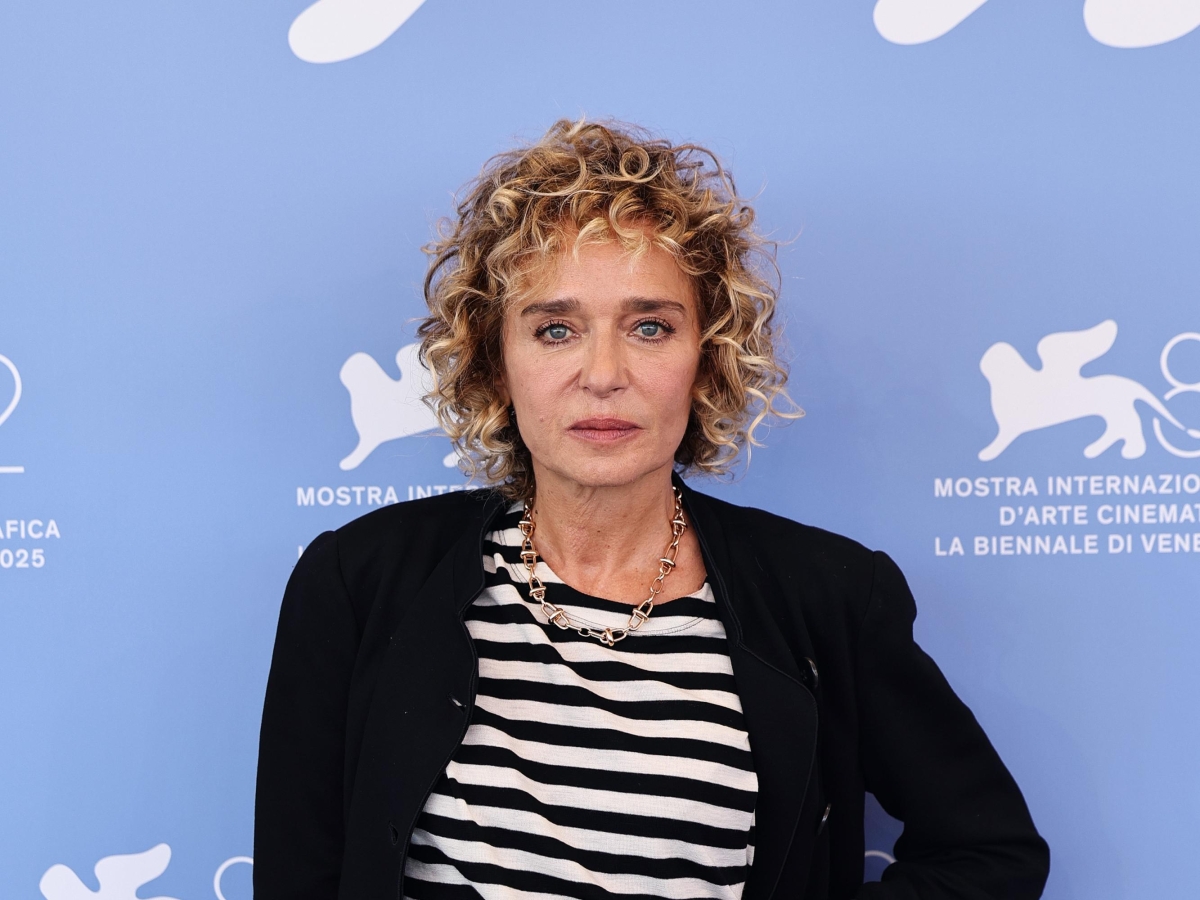 Valeria Golino compie 60 anni: il ruolo mancato in «Pretty Woman», l'amore (finito) con Riccardo Scamarcio, 7 segreti