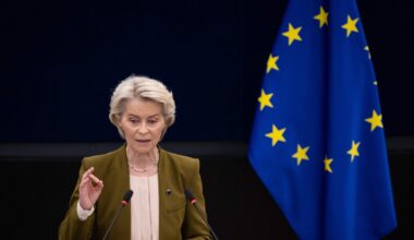 Von der Leyen sul settore auto, apre ai biocarburanti e anticipa la revisione sullo stop ai motori diesel e benzina