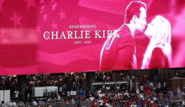 Visti revocati a chi critica Charlie Kirk: i primi sei casi. «Gli Usa non hanno alcun obbligo di ospitare stranieri che augurano la morte agli americani»