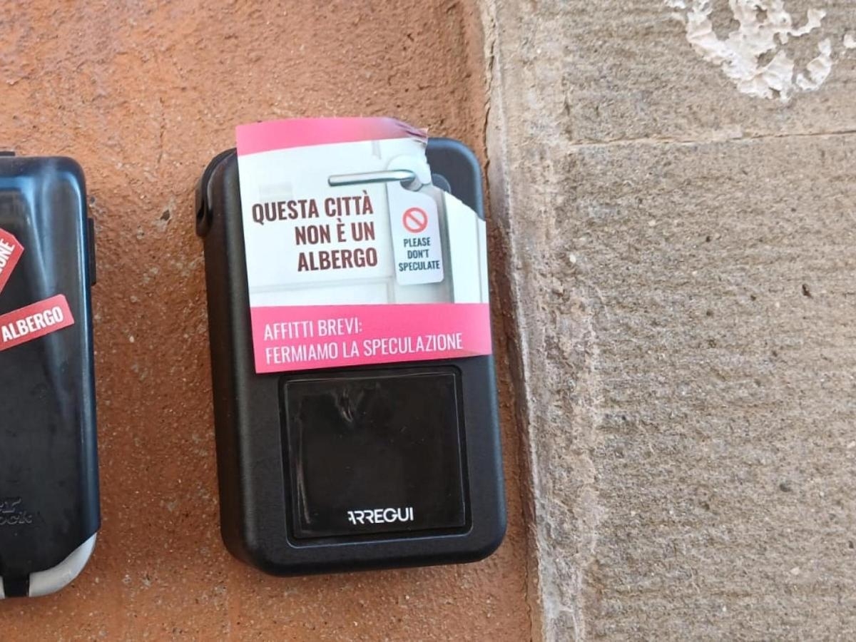 Affitti brevi, cosa cambia con la manovra: la nuova cedolare secca (al 26%) pesa 1.300 euro a famiglia, i conti