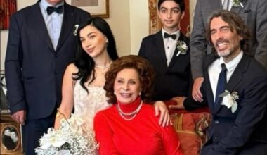 Sophia Loren riappare in foto per le seconde nozze del figlio Carlo