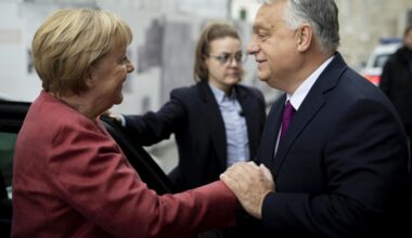 Merkel «scarta» sull'Ucraina: «La responsabilità? In parte di Polonia e dei Baltici». E scoppia la polemica