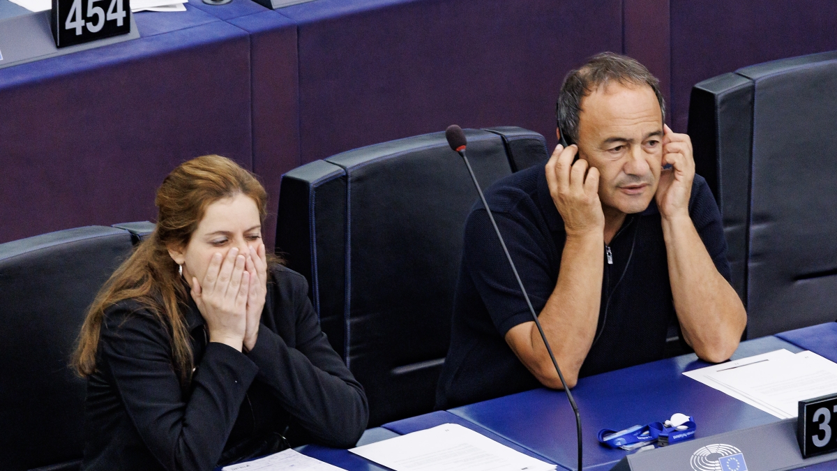 Giallo sul voto per Ilaria Salis: guasto alla pulsantiera di un eurodeputato del Ppe