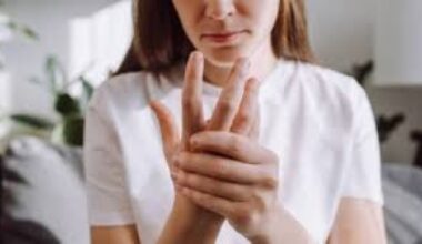 Artrosi, artrite, fibromialgia, osteoporosi e le altre 150 malattie reumatologiche: prevenzione, sintomi, cure