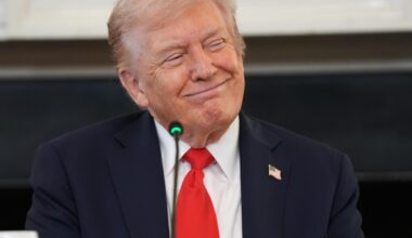 Trump e il Nobel, la Casa Bianca contro il Comitato che assegna il premio: «Alla pace antepone la politica». E su Truth ringrazia Putin per il sostegno