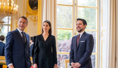 Da Parigi a Londra, il debutto europeo della principessa Rajwa di Giordania, la «Kate del Medioriente»
