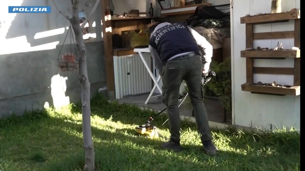 «Soffocò i figli neonati»: 25enne arrestata a Reggio Calabria