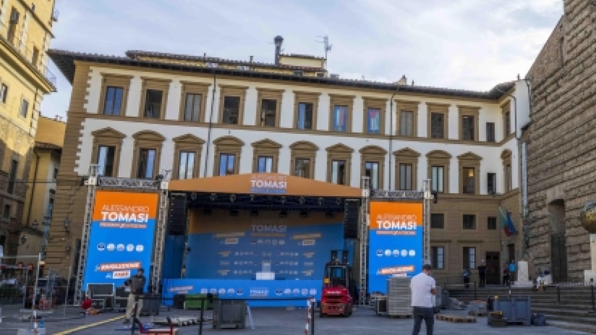 Elezioni regionali Toscana, Giani e Tomasi chiudono la campagna elettorale: Firenze blindata per l'arrivo della premier Meloni, anche Bundu al corteo di protesta
