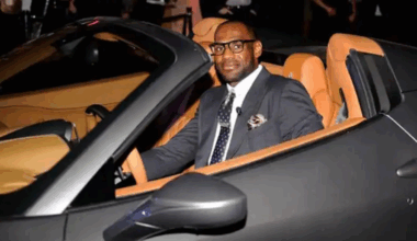 LeBron e Bronny James: Ferrari e le auto preferite da padre e figlio