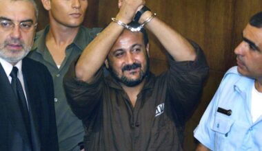 Terroristi e omicidi tra i 250 palestinesi liberi lunedì: fuori dalla lista Barghouti e altri undici di Fatah