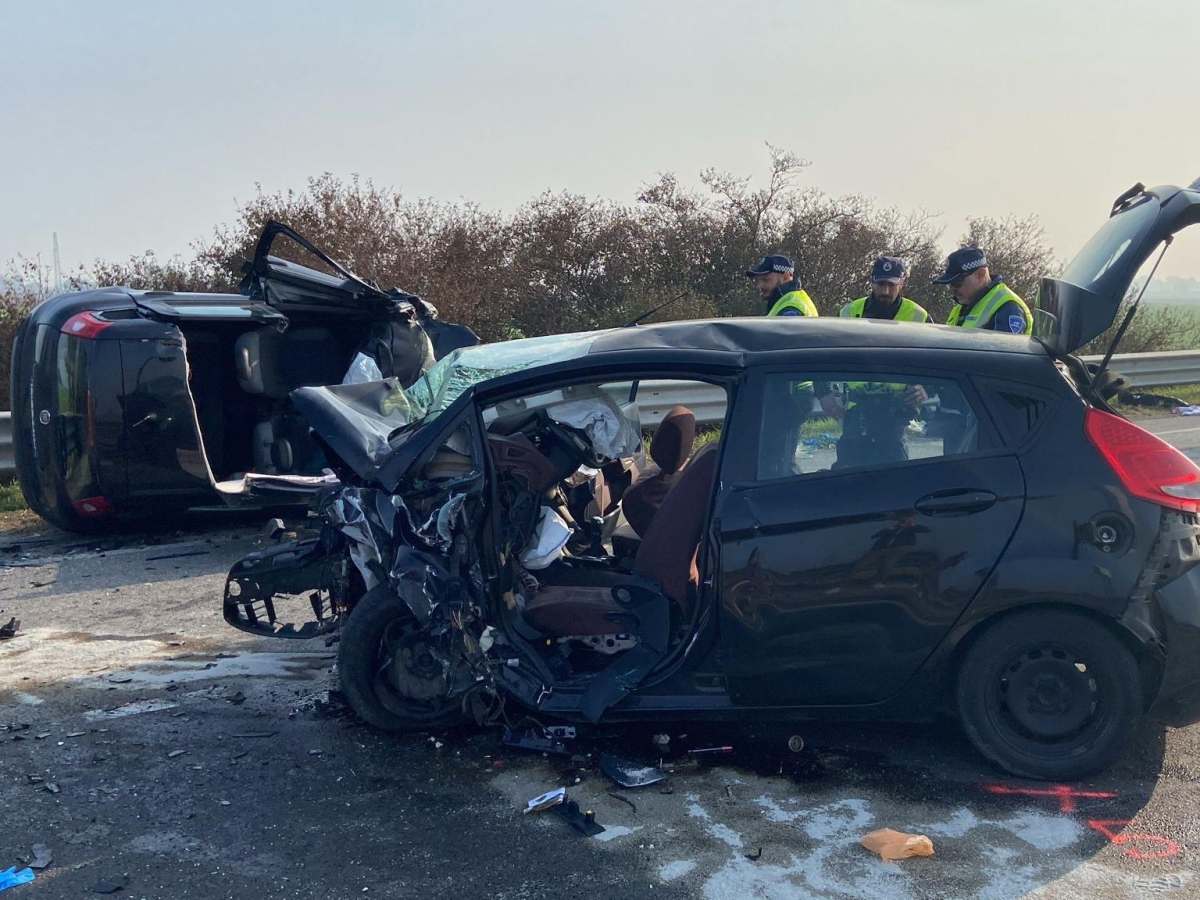 Incidente a Ferrara, tre morti nello scontro frontale tra due auto sulla statale Adriatica: «Le vittime sono Eleonora Verri e due giovani»