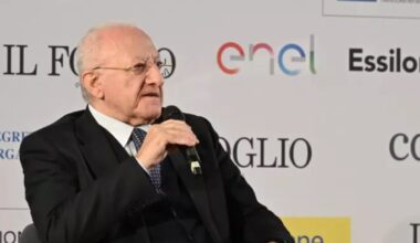 De Luca: «Spiegherò a Fico che il tempo delle scemenze è finito. E farò politica altri 25 anni»