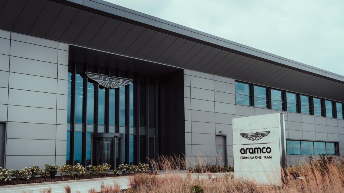 Aston Martin e ServiceNow: come i servizi IT aiutano le di F1 a sfrecciare in pista