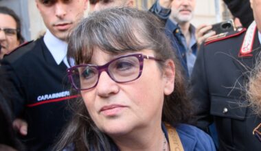 Garlasco, malore per Daniela Ferrari: la mamma di Andrea Sempio in ospedale d'urgenza. Si era sentita male anche durante un interrogatorio