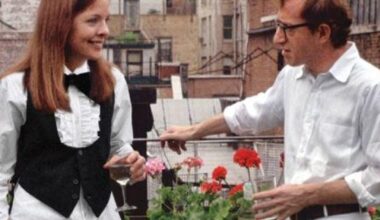 Diane Keaton, un’icona di stile, con abiti maschili, cravatte e cappelli, che anticipò le «it girl»