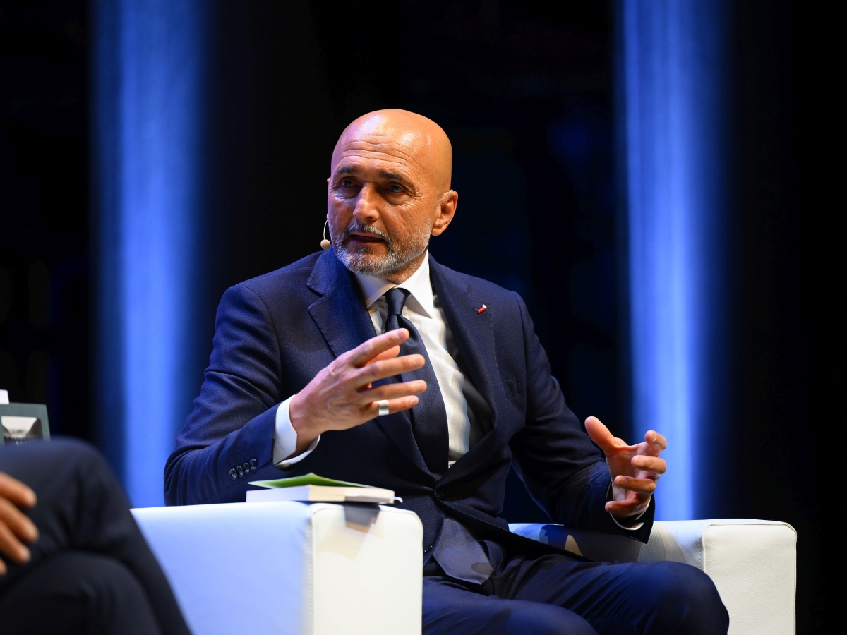 Spalletti sulla Nazionale: «Acerbi? Le cose non sono andate come ha detto. Io dovevo trasferire più leggerezza. Pio Esposito come Vieri»