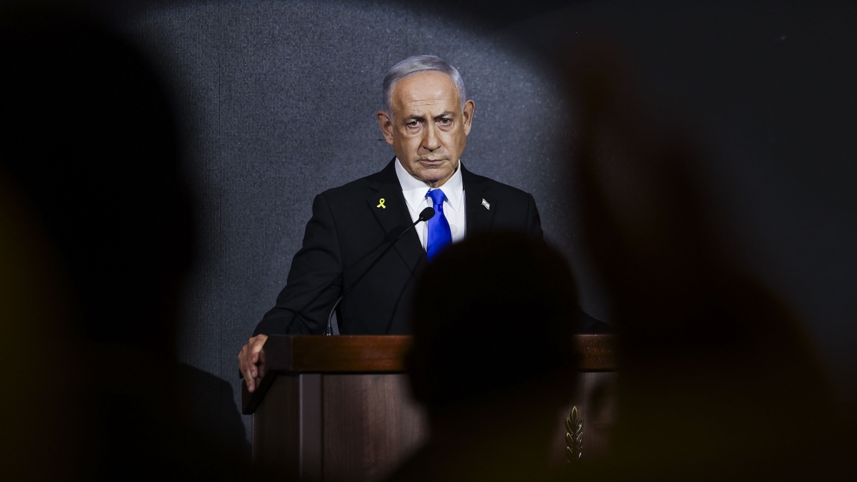 «Netanyahu non andrà al summit in Egitto». Il giallo del suo arrivo, la sedia pronta accanto ad Abu Mazen, il no definitivo: perché ha dato forfait