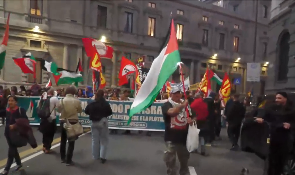 Milano, il Consiglio comunale conferma il gemellaggio con Tel Aviv: caos in aula e tensione al presidio pro Pal