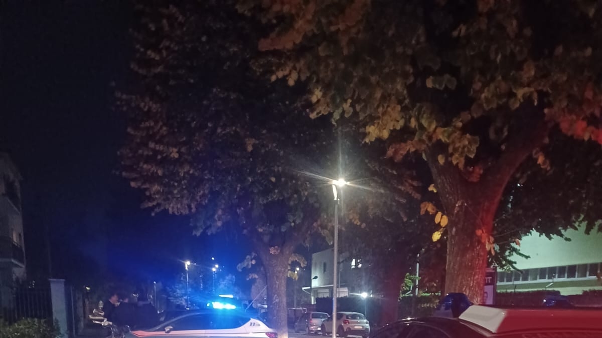 Treviglio: un uomo accoltellato in un bar, è grave. L'aggressore è scappato. Carabinieri sul posto