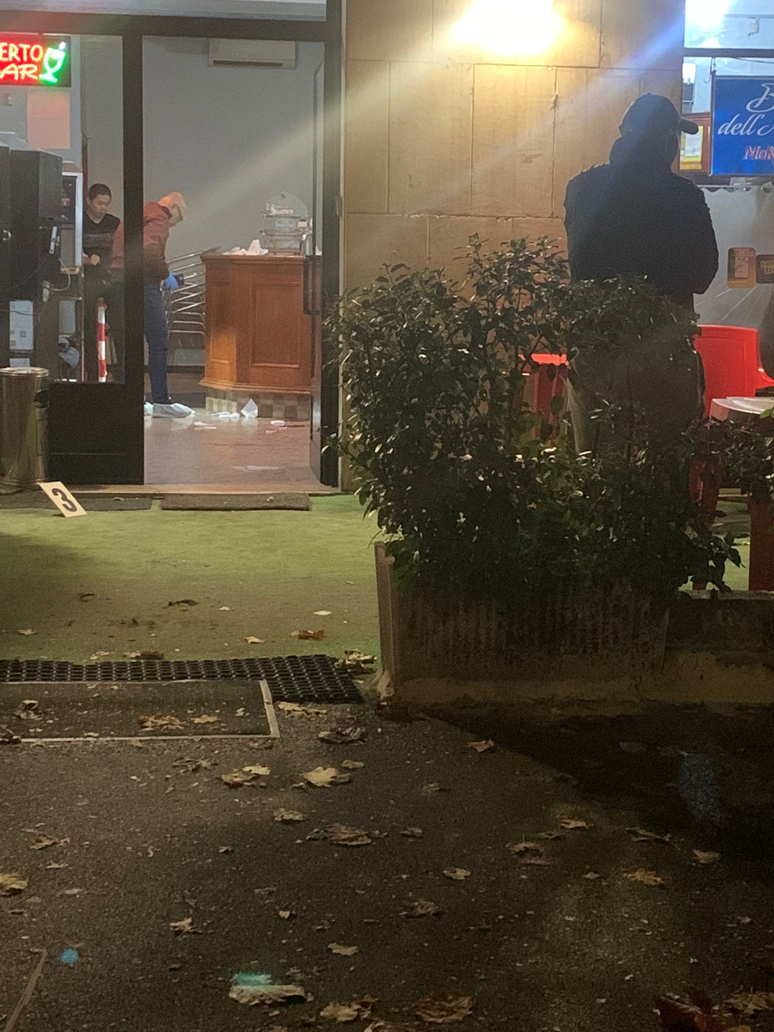 Treviglio: un uomo accoltellato, è grave. Carabinieri ascoltano i testimoni