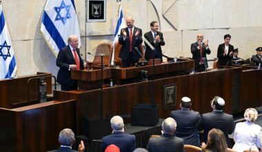 Trump in trionfo alla Knesset e quel messaggio «scomodo» a Netanyahu: «Il conflitto non riprenderà»