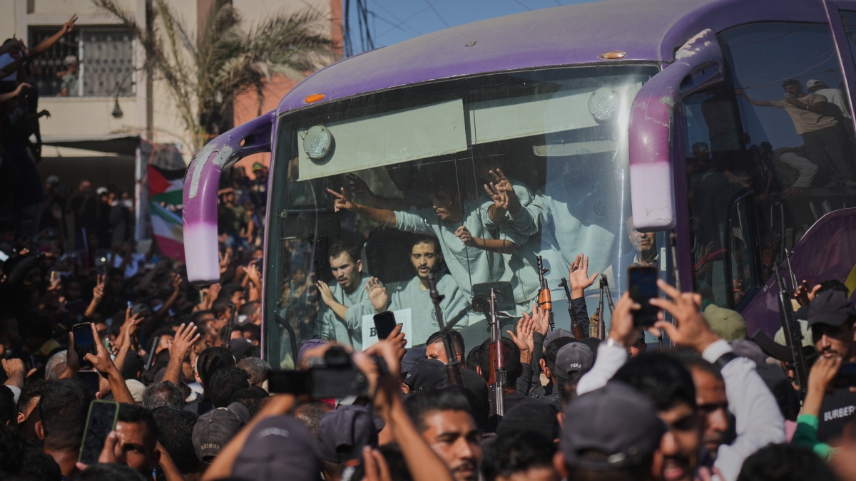 Gaza, le notizie sulla pace fra Israele-Hamas in diretta | Trump: «Ok a Hamas come forza di polizia temporanea». Mattarella: «La reazione di Israele alla ferita del 7 ottobre ha superato i criteri di umanità. Due Stati unica soluzione»