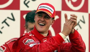 Come sta Schumacher, cosa sappiamo: «Non comunica più, intorno a lui 20 persone»; «Ha firmato un casco»